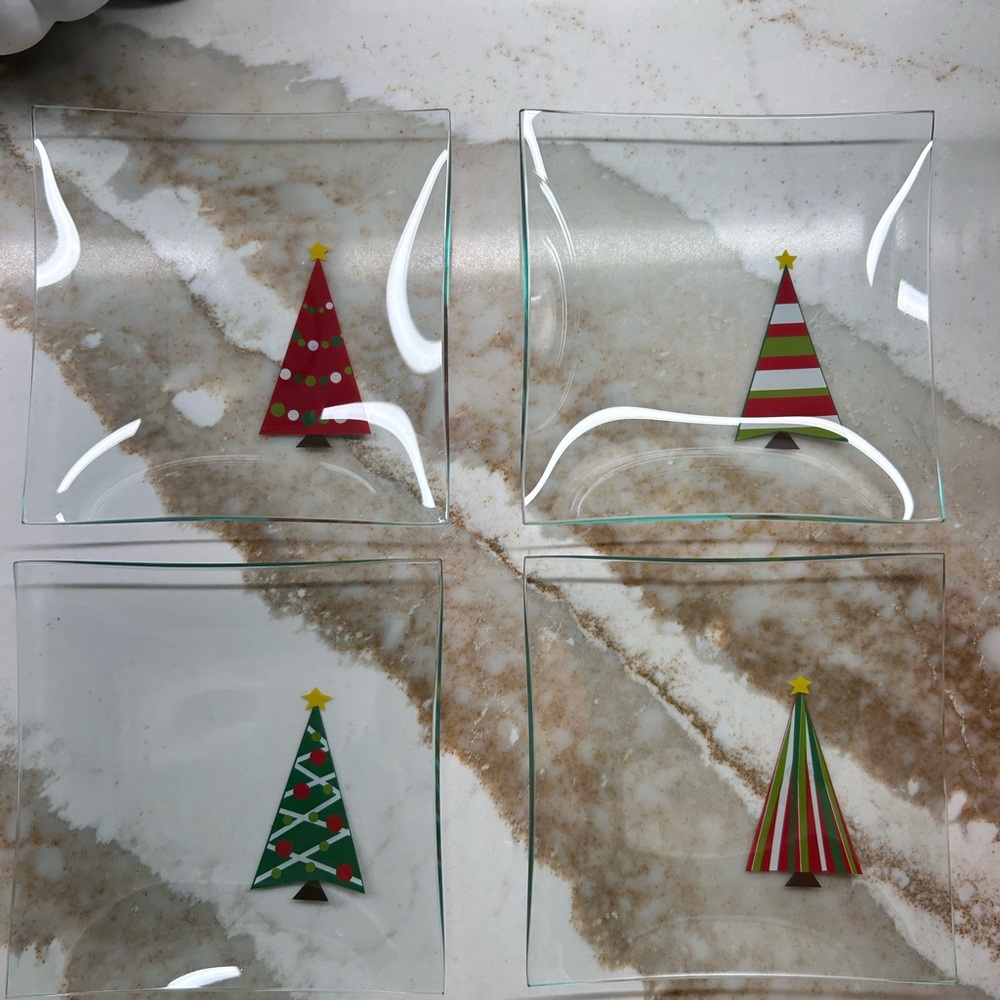 Pampered Chef Holiday Plates Set of 4
